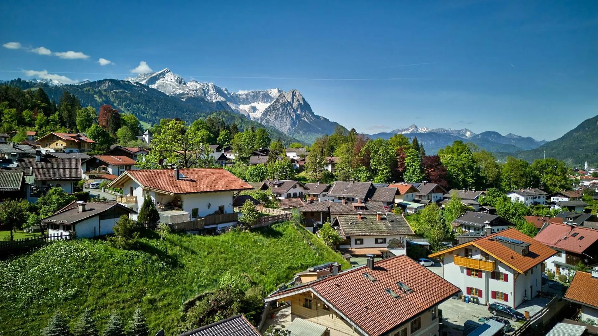 Mountain Safari Garmisch - Spacious, Scenic And Steps From Adventure Semesterbostad Garmisch-Partenkirchen