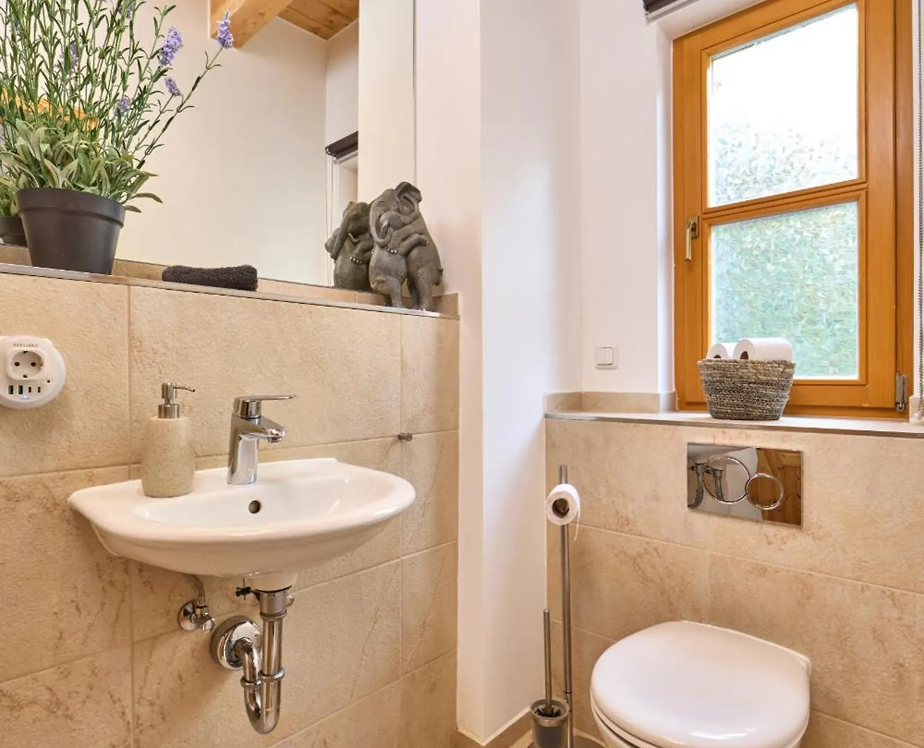 Mountain Safari Garmisch - Spacious, Scenic And Steps From Adventure Semesterbostad